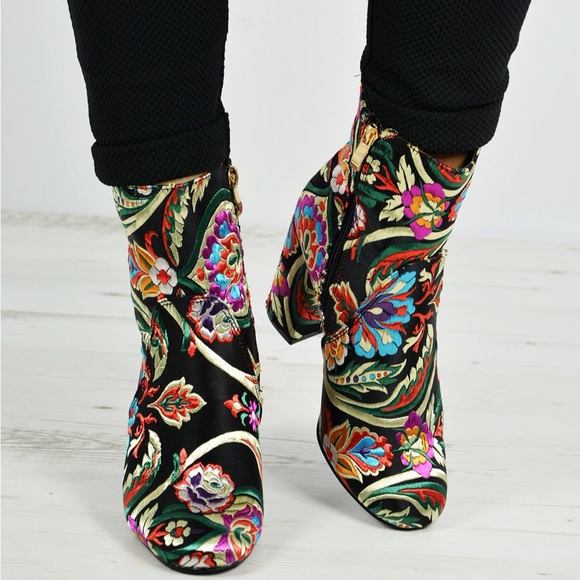 Gorgeous EMBROIDERED CHUNKY HEEL BOOTS - Picture 5 of 17